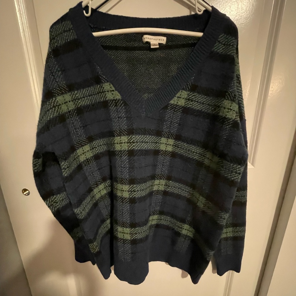 never worn Aeropostale v neck blue and green plaid sweater in small!!